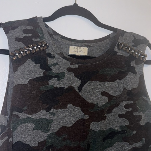 Army tank - Picture 2 of 3